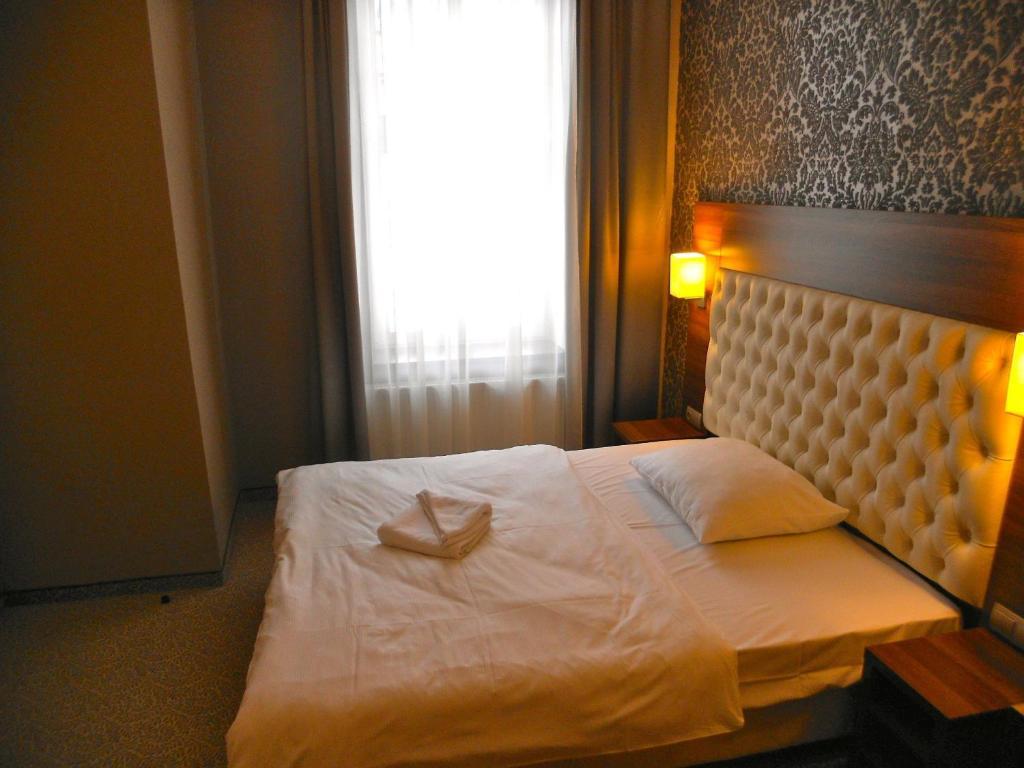 Hotel Srodmiejski Zielona Góra Quarto foto